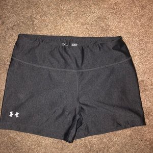 Under Armour heat gear compression shorts SM